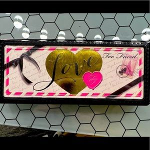 TooFaced eyeshadow palette